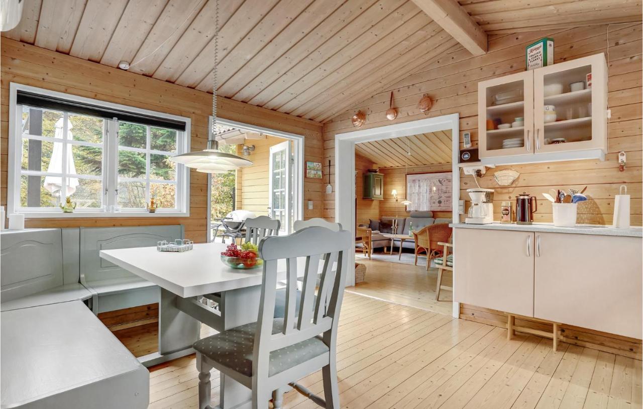 3 Bedroom Cozy Home In Børkop Εξωτερικό φωτογραφία